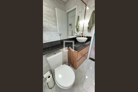 Banheiro da Suíte de apartamento à venda com 2 quartos, 140m² em Vila Valparaíso, Santo André