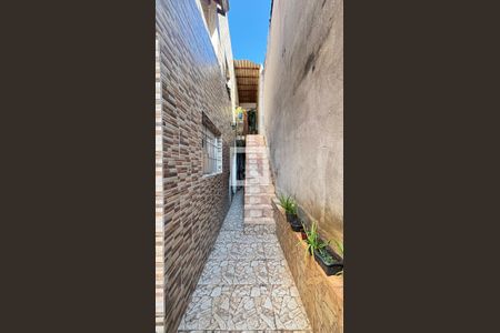 Quintal de casa à venda com 2 quartos, 230m² em Jardim Marek, Santo André