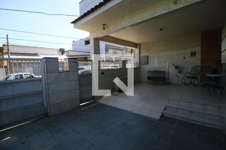 Garagem de casa à venda com 3 quartos, 90m² em Irajá, Rio de Janeiro