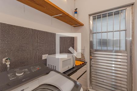 Área de Serviço de apartamento para alugar com 2 quartos, 59m² em Vila Brasílio Machado, São Paulo