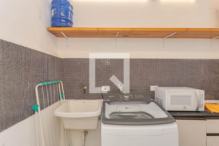 Área de Serviço de apartamento para alugar com 2 quartos, 59m² em Vila Brasílio Machado, São Paulo