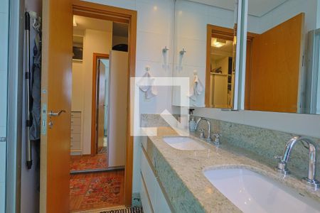 Banheiro da Suíte 1 de apartamento à venda com 4 quartos, 162m² em Carmo, Belo Horizonte