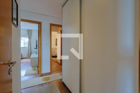 Corredor de apartamento à venda com 4 quartos, 162m² em Carmo, Belo Horizonte