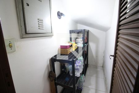 Dispensa de casa à venda com 3 quartos, 180m² em Vila Yara, Osasco
