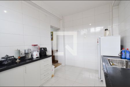 Cozinha de casa para alugar com 2 quartos, 120m² em Santa Ines, Belo Horizonte