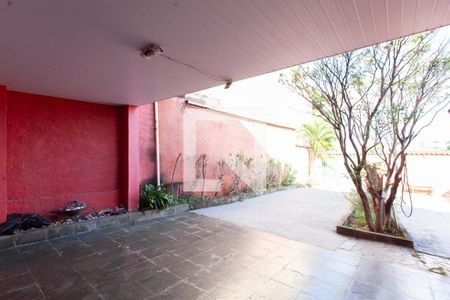 Garagem de casa para alugar com 2 quartos, 180m² em Urca, Belo Horizonte