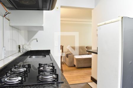 Cozinha de apartamento para alugar com 2 quartos, 50m² em Sítio Cercado, Curitiba