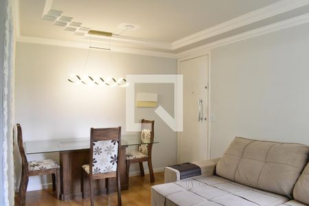 Sala de apartamento para alugar com 2 quartos, 50m² em Sítio Cercado, Curitiba