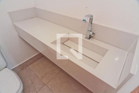 Lavabo de casa à venda com 3 quartos, 190m² em Parque Sao Domingos, São Paulo