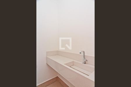 Lavabo de casa à venda com 3 quartos, 190m² em Parque Sao Domingos, São Paulo