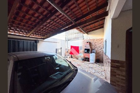 Garagem de casa à venda com 3 quartos, 180m² em Jardim Riacho das Pedras, Contagem