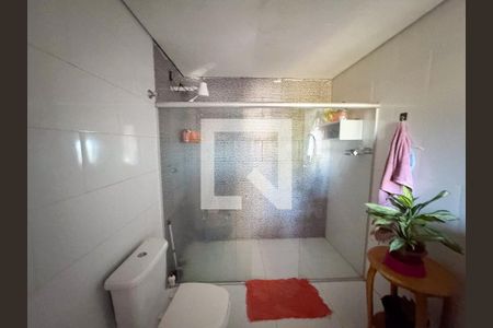 Banheiro 2 de casa à venda com 3 quartos, 180m² em Jardim Riacho das Pedras, Contagem