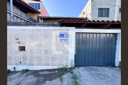 Fachada  de casa à venda com 3 quartos, 180m² em Jardim Riacho das Pedras, Contagem