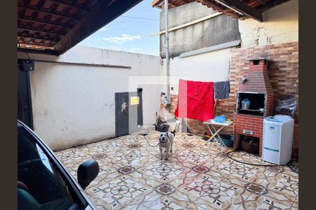Garagem de casa à venda com 3 quartos, 180m² em Jardim Riacho das Pedras, Contagem