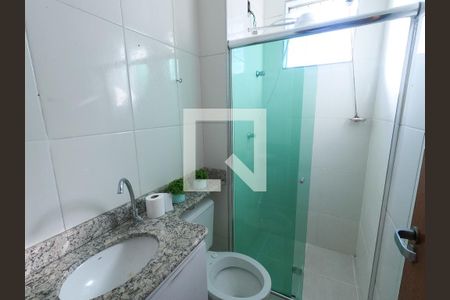 Banheiro de apartamento à venda com 2 quartos, 55m² em Novo Horizonte, Betim