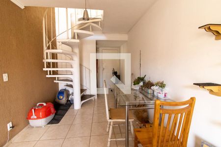 Escada de apartamento à venda com 3 quartos, 130m² em Vila Nova, Campinas