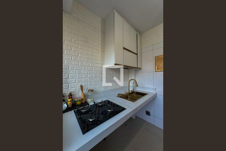 Cozinha de apartamento à venda com 2 quartos, 68m² em Vila Amaral, Belo Horizonte