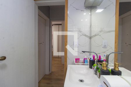 Banheiro de apartamento à venda com 2 quartos, 58m² em Centro, São Leopoldo