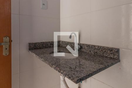 Banheiro de casa de condomínio à venda com 2 quartos, 130m² em Ipanema, Porto Alegre