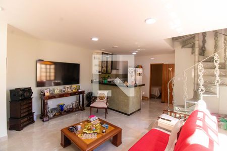 Sala de casa à venda com 5 quartos, 300m² em Itaipu, Niterói