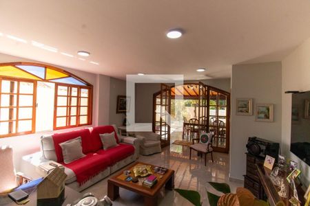 Sala de casa à venda com 5 quartos, 300m² em Itaipu, Niterói