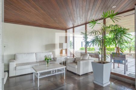 Hall social de apartamento para alugar com 3 quartos, 102m² em Santa Tereza, Porto Alegre
