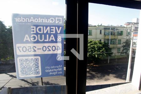 Plaquinha de apartamento à venda com 3 quartos, 88m² em Petrópolis, Porto Alegre