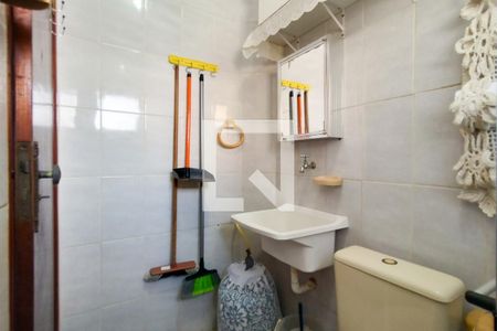 Banheiro de apartamento para alugar com 1 quarto, 40m² em Cidade Ocian, Praia Grande