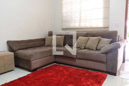 Sala de casa de condomínio para alugar com 2 quartos, 102m² em Setor Sao Jose, Goiânia