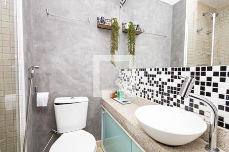 Banheiro de kitnet/studio para alugar com 1 quarto, 22m² em Consolação, São Paulo