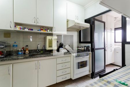 Cozinha de apartamento para alugar com 3 quartos, 96m² em Itaim Bibi, São Paulo
