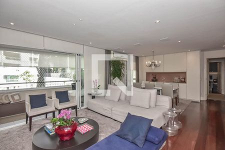 Sala de apartamento à venda com 3 quartos, 129m² em Real Parque, São Paulo