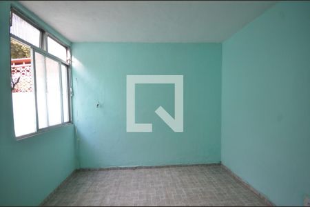 Quarto de casa para alugar com 1 quarto, 50m² em Vila Valqueire, Rio de Janeiro