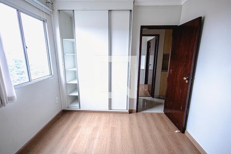 Quarto  de apartamento para alugar com 3 quartos, 90m² em Itapoã, Belo Horizonte