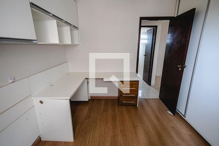 Quarto 2 de apartamento para alugar com 3 quartos, 90m² em Itapoã, Belo Horizonte