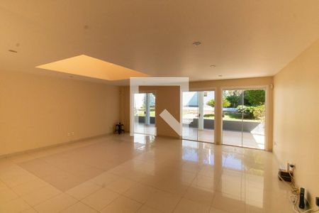 Sala de casa à venda com 5 quartos, 380m² em Itaipu, Niterói