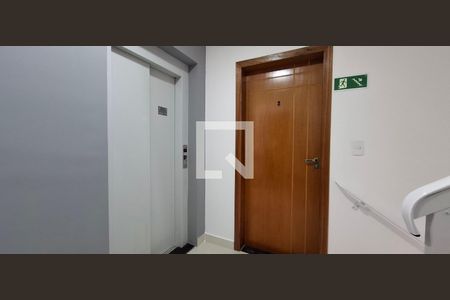Elevador de apartamento à venda com 2 quartos, 46m² em Vila Curuçá, Santo André