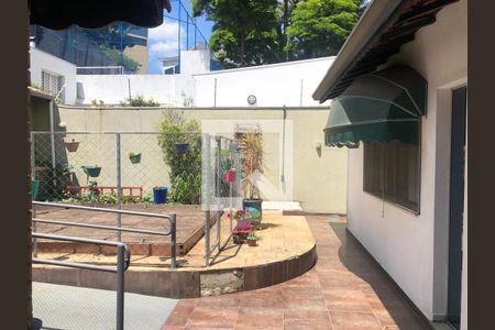 Casa à venda com 3 quartos, 470m² em Vila Monumento, São Paulo