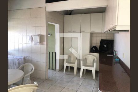 Casa à venda com 3 quartos, 470m² em Vila Monumento, São Paulo