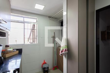 Cozinha de apartamento à venda com 3 quartos, 69m² em Guarani, Belo Horizonte