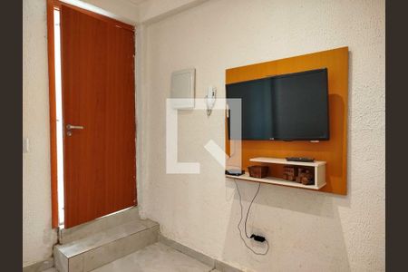 Sala e cozinha de apartamento para alugar com 2 quartos, 45m² em Chácara Santo Antônio (zona Leste), São Paulo