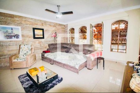 Foto 01 de casa à venda com 3 quartos, 230m² em Parada Inglesa, São Paulo