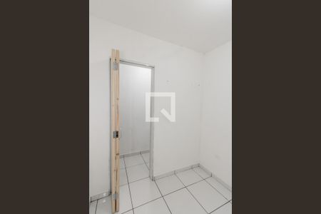 Quarto 2 de casa para alugar com 2 quartos, 48m² em Vila Silvia, São Paulo