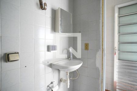 Banheiro de casa para alugar com 1 quarto, 40m² em Vila Nair, São Paulo