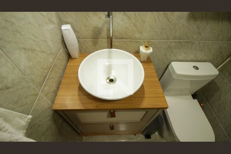 Banheiro de apartamento à venda com 3 quartos, 74m² em Vila Bancaria, São Paulo