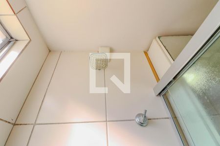 Banheiro de apartamento à venda com 2 quartos, 54m² em Morro Santana, Porto Alegre