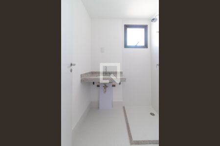 Banheiro de kitnet/studio para alugar com 1 quarto, 22m² em Perdizes, São Paulo