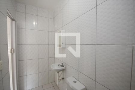 Banheiro de casa para alugar com 1 quarto, 26m² em Parque Vitoria, São Paulo