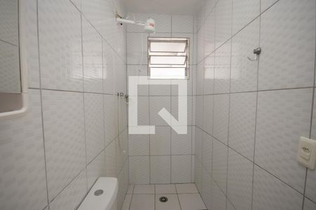 Banheiro de casa para alugar com 1 quarto, 26m² em Parque Vitoria, São Paulo