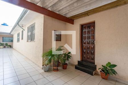 Entrada de casa para alugar com 3 quartos, 300m² em Taboão, Diadema